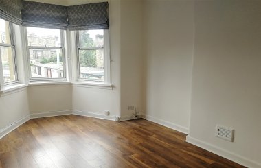 Mayville Gdns East - Living room